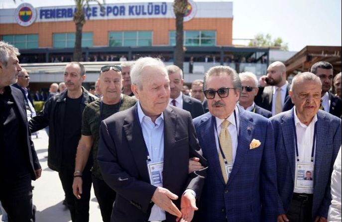 Fenerbahçe'de Aziz Yıldırım bombası patladı! Başkan adayı olup olmayacağı merak ediliyordu ortaya çıktı - 1. Resim