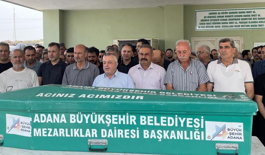 Kapısı açık otobüsten düştü, canından oldu! Cenazede yakınları gözyaşı döktü - 1. Resim