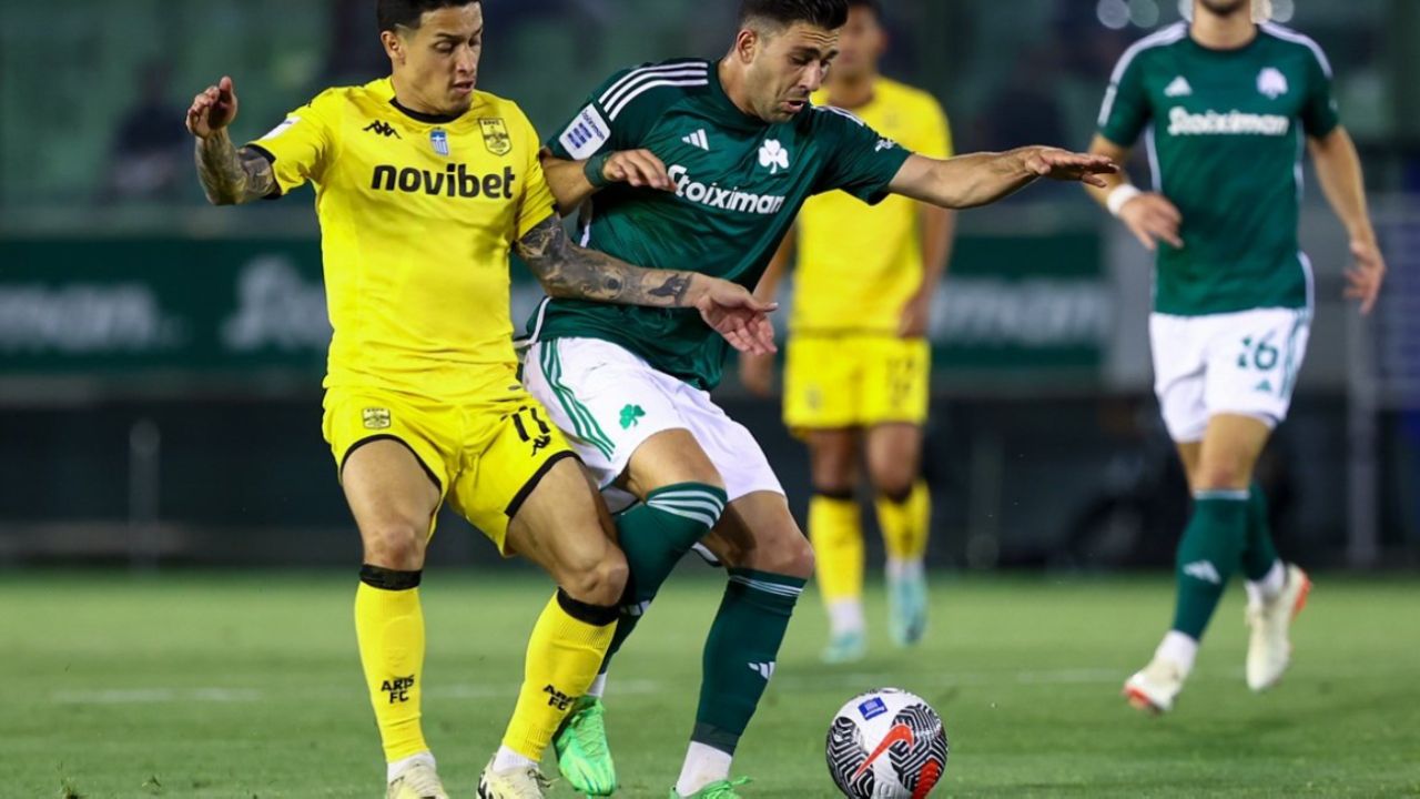 Panathinaikos şampiyonluk şansını zora soktu! Terim sinirden elindeki telefonu fırlattı Panathinaikos şampiyonluk şansını zora soktu! Fatih Terim sinirden elindeki telefonu fırlattı - 1. Resim