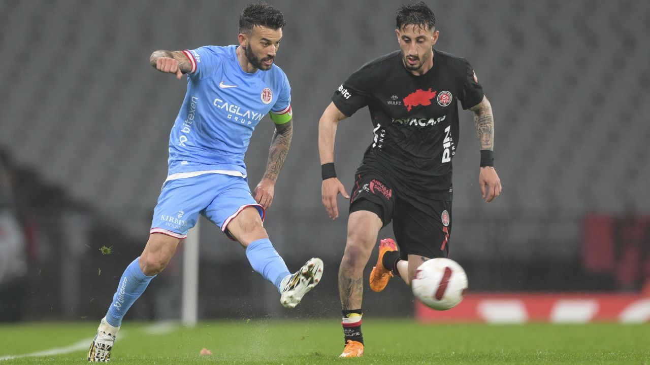 Sergen Yalçın, İstanbul'da hezimete uğradı! Fatih Karagümrük, Antalyaspor'a gol yağdırdı Sergen Yalçın İstanbul'da hezimete uğradı! Fatih Karagümrük, Antalyaspor'a gol yağdırdı - 2. Resim