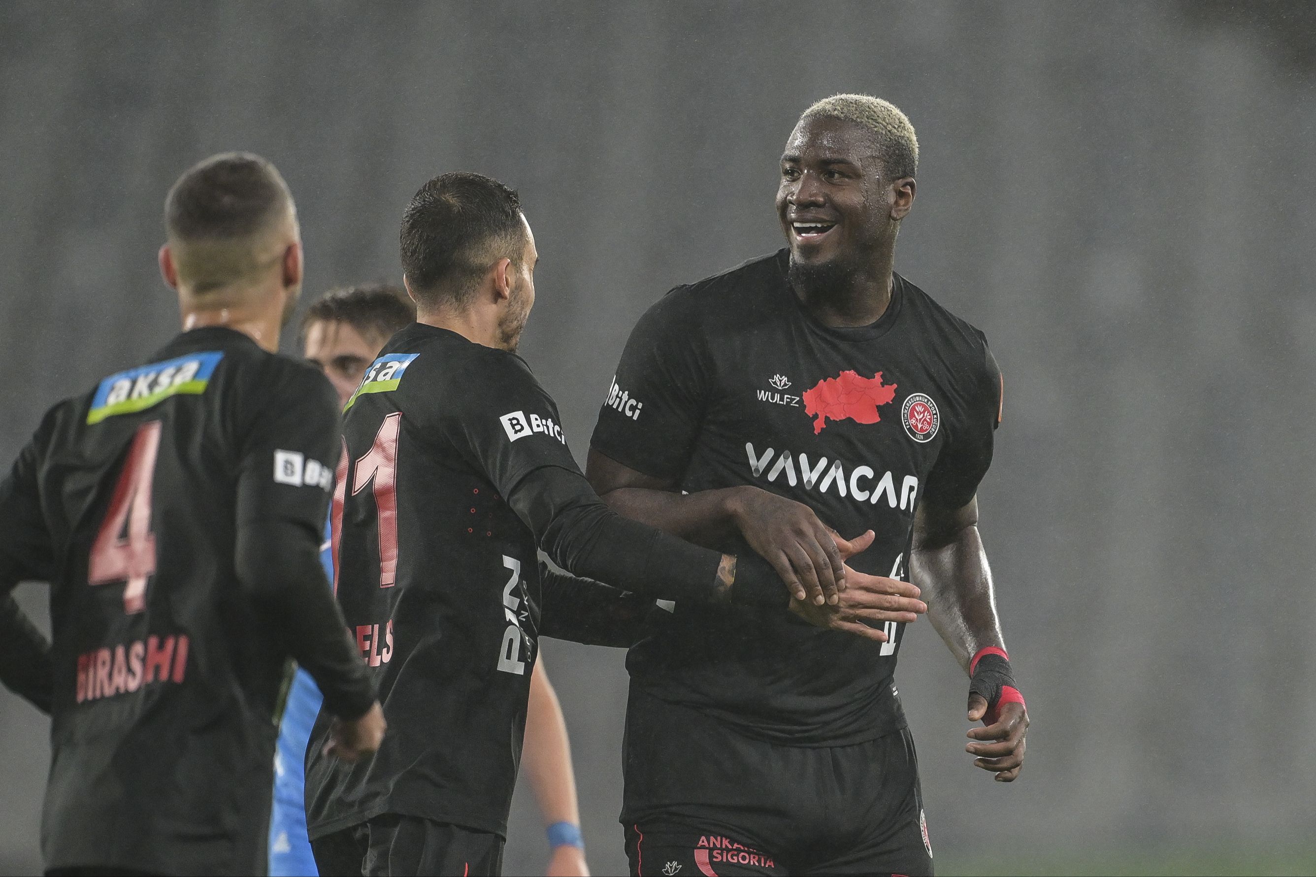 Sergen Yalçın, İstanbul'da hezimete uğradı! Fatih Karagümrük, Antalyaspor'a gol yağdırdı Sergen Yalçın İstanbul'da hezimete uğradı! Fatih Karagümrük, Antalyaspor'a gol yağdırdı - 1. Resim