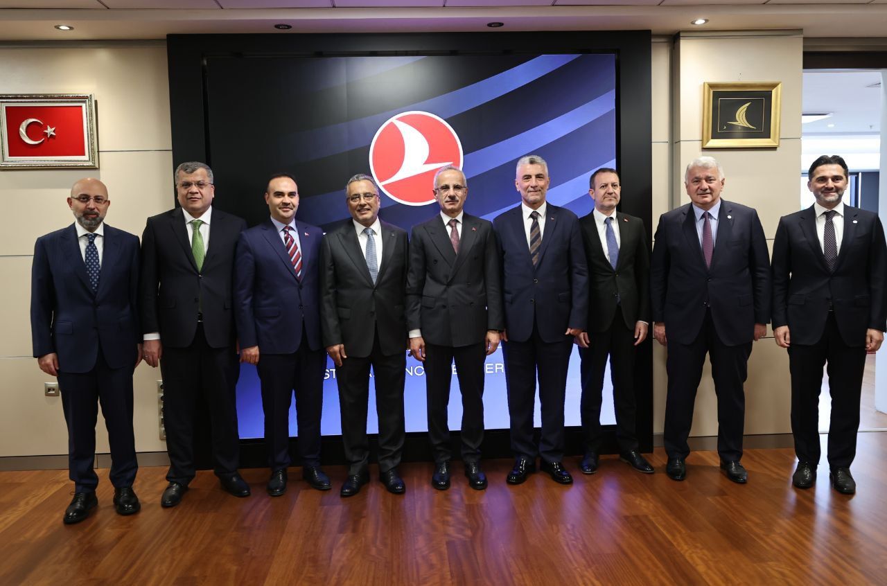 THY'nin yeni hedefi yerli üretim: Airbus ve Rolls-Royce ile 20 milyar dolarlık uçak bileşenleri anlaşması! - 3. Resim