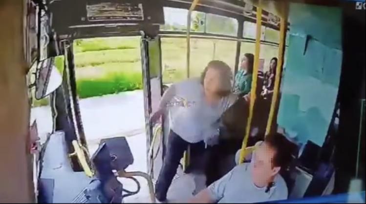 Yaşlı kadın otobüsten düşerek can vermişti: Şoförün ifadesi pes dedirtti Yaşlı kadın otobüsten düşerek can vermişti: Şoförün ifadesi pes dedirtti - 1. Resim
