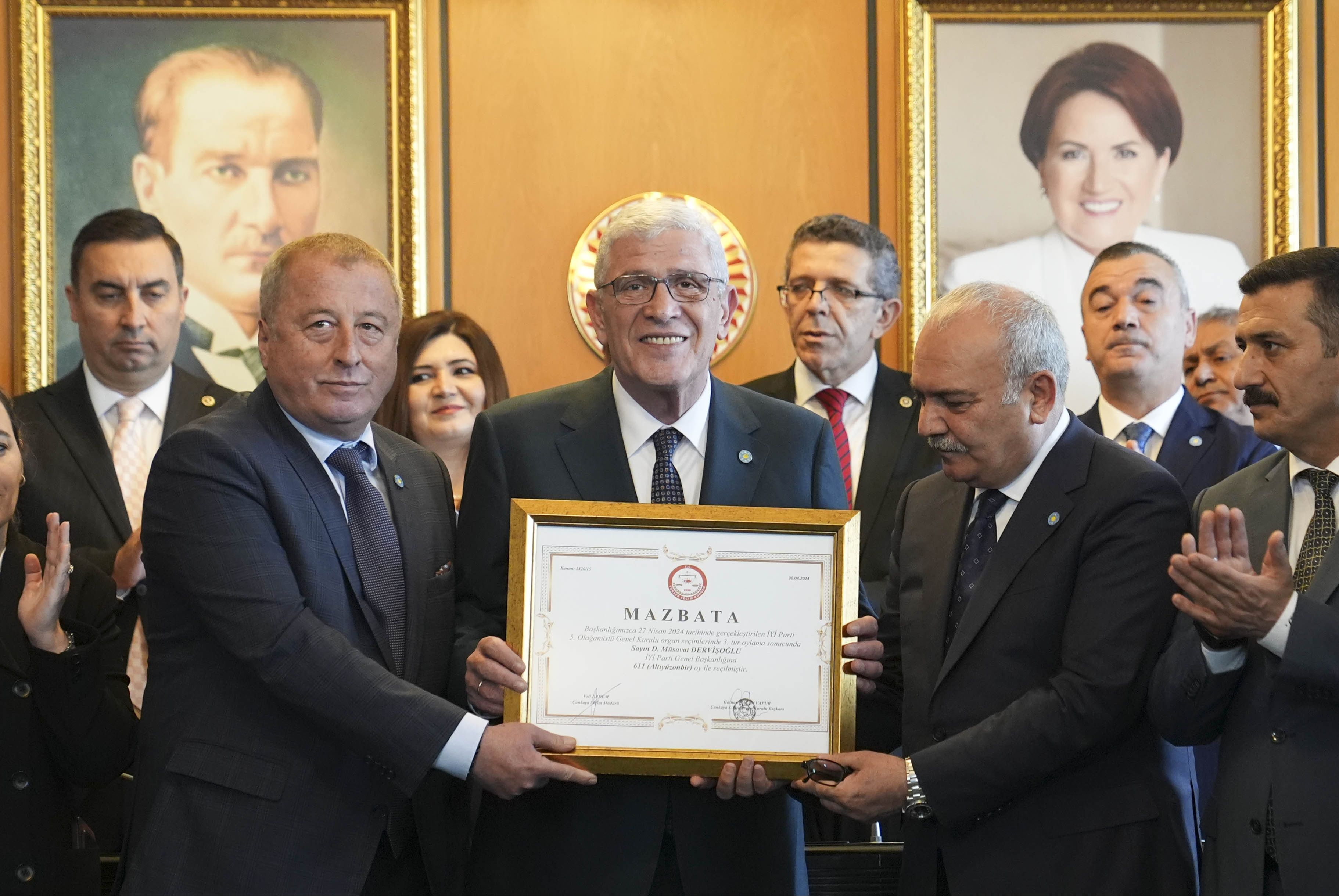 Mazbatasını alan Müsavat Dervişoğlu'ndan, Bahçeli'ye 'ihanet' cevabı - 1. Resim