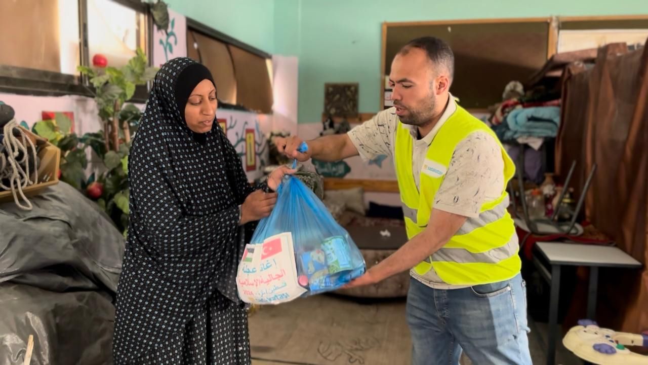 Sadakataşı Gazze’ye acil yardım ulaştırmayı sürdürüyor