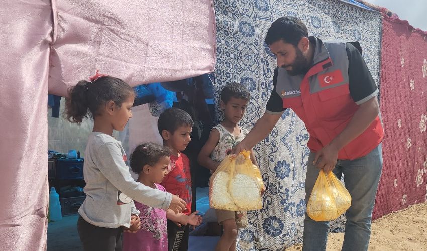 Sadakataşı Gazze’ye acil yardım ulaştırmayı sürdürüyor - 1. Resim