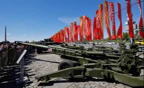 Batı Ukrayna'ya göndermişti, Rusya ele geçirdi: Rus tank sergisi - 2. Resim