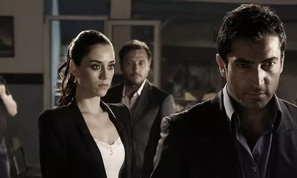 Kenan İmirzalıoğlu, Ezel dizisindeki meşhur repliği yeniden seslendirdi - 2. Resim