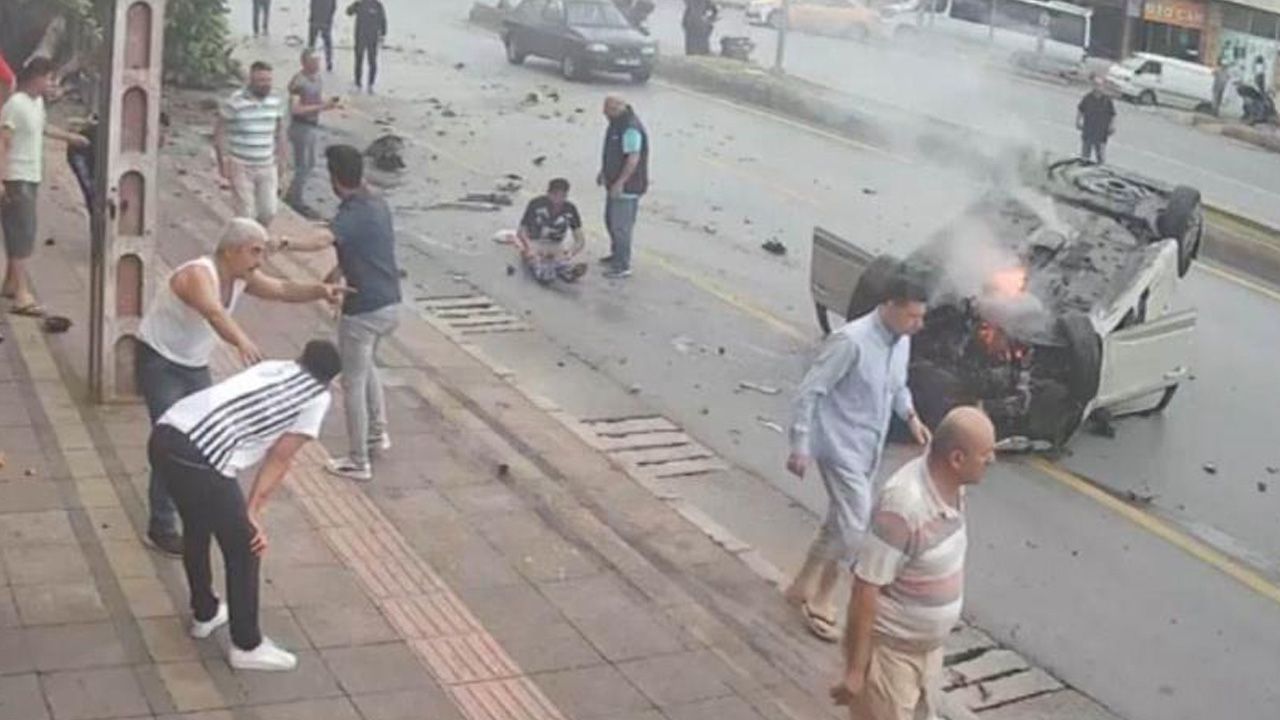 Mersin'de korkunç trafik kazası! Ortalık savaş alanına döndü, bir kadın metrelerce sürüklenip can verdi Mersin'de korkunç trafik kazası! Ortalık savaş alanına döndü, bir kadın metrelerce sürüklenip can verdi - 3. Resim