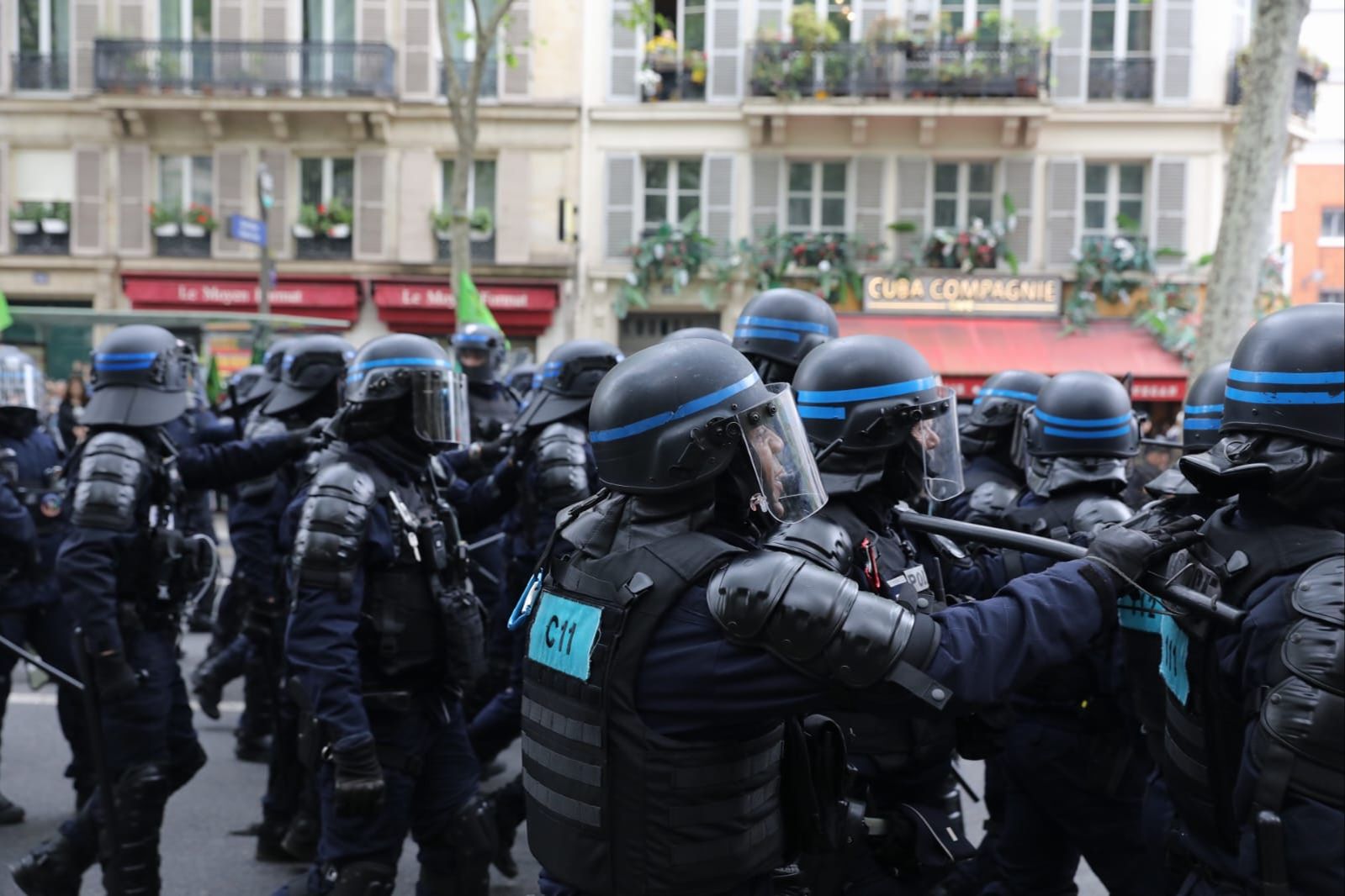 Paris'te olaylı 1 Mayıs: Polisten eylemcilere coplu müdahale - 4. Resim