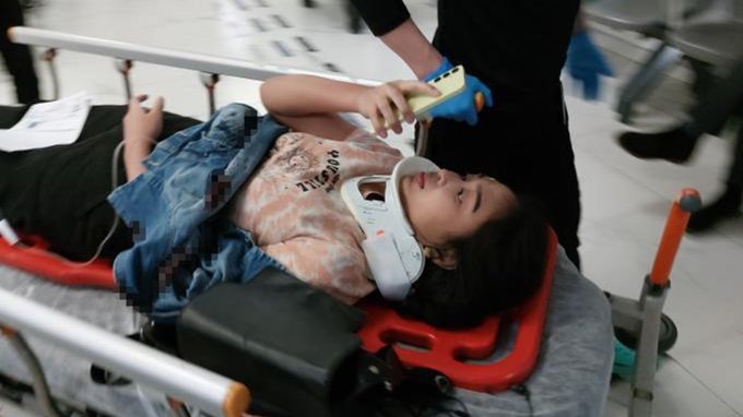 AK Partili başkanın makam aracı yayalara çarptı: Yaralılar var - 3. Resim