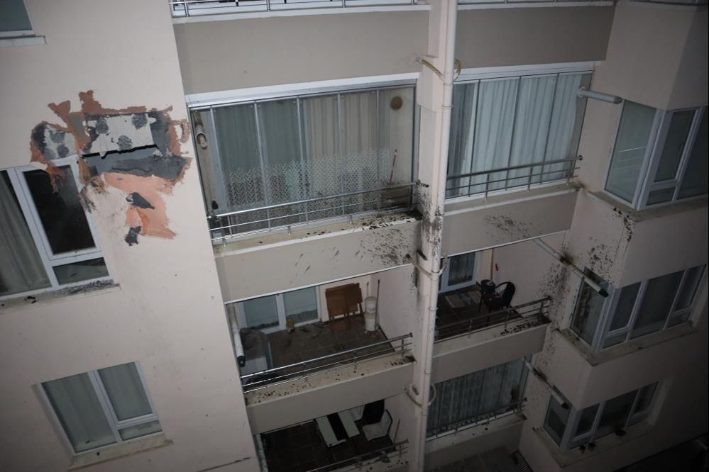 Ankara'da alkollü sürücü bir binanın 3. katına daldı! Evin duvarı yıkıldı... - 1. Resim