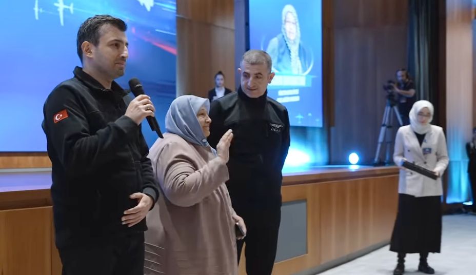 Assambly dilinde yazılım yazarak ilk kadın bilgisayar programcılarından olan Canan Bayraktar'ın hayatı ve biyografisi - 1. Resim