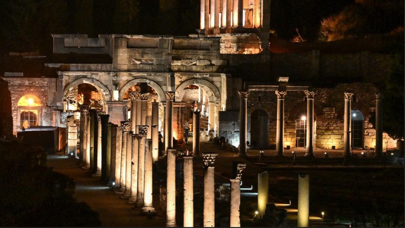 Efes'te yıldızlar altında tarih yolculuğu başladı! - 1. Resim