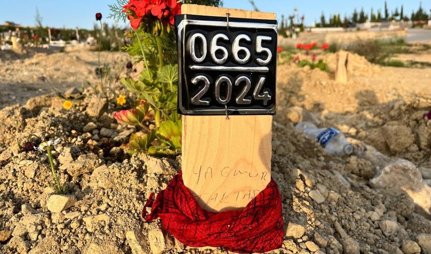 Eski sevgilisi tarafından öldürüldüğü iddia edilmişti! Fenomen Yağmur Taktaş'ın mezarı açılacak - 2. Resim