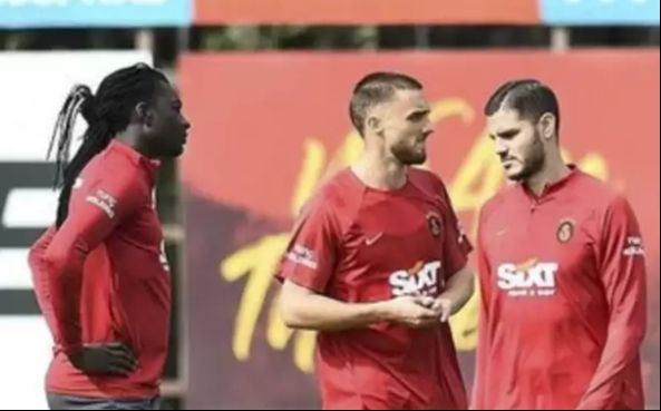 Galatasaray'ın eski yıldızı Bafetimbi Gomis'ten flaş Mauro Icardi iddiası: 