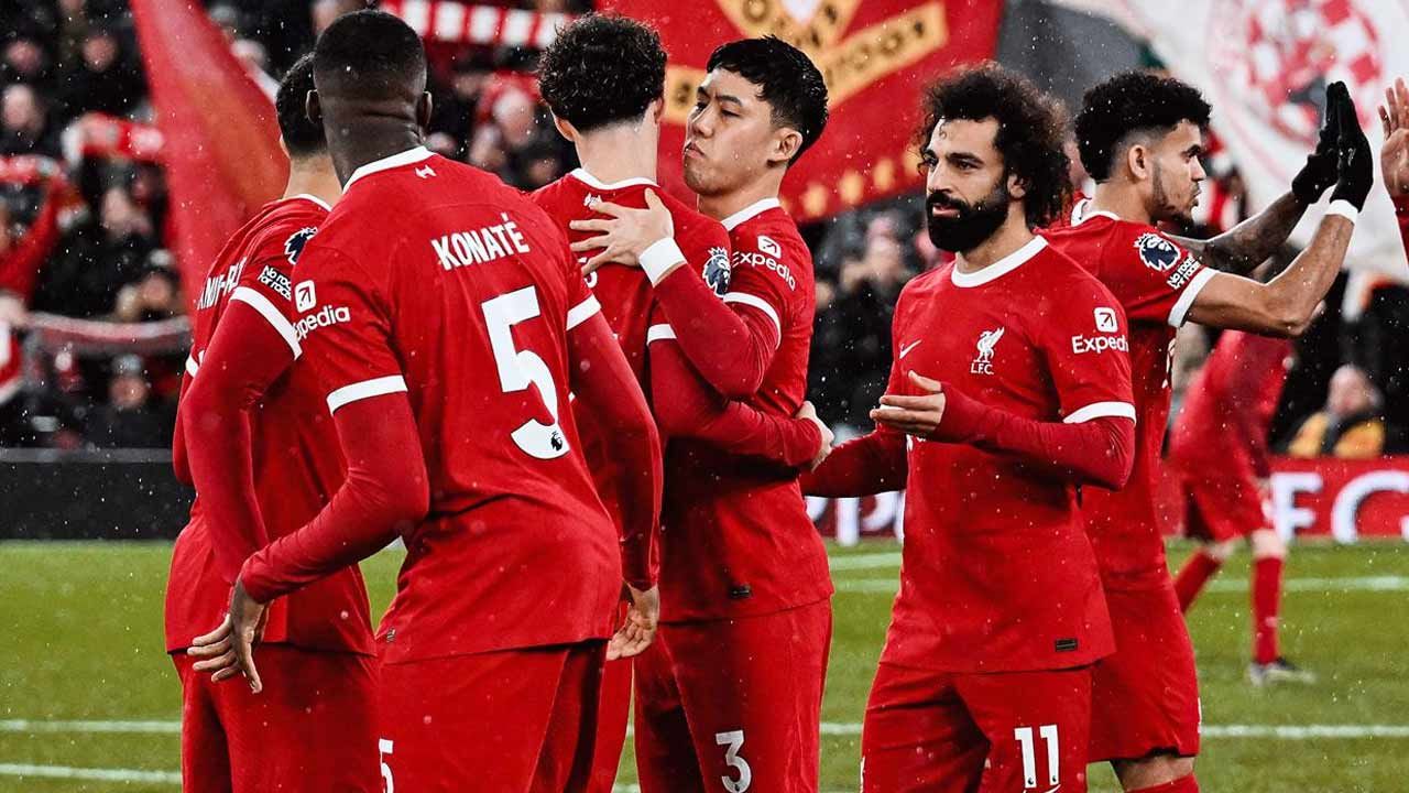 Liverpool yeni sezonda giyeceği iç saha formaları tanıtıldı! Jürgen Klopp&#039;suz ilk sezon