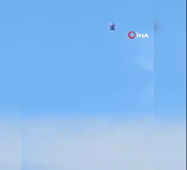 Türkiye'nin dört bir yanında görüldü! İstanbul'da gökyüzünde tedirgin eden garip cisim... Türkiye'nin dört bir yanında görüldü! İstanbul'da gökyüzünde tedirgin eden garip cisim... - 2. Resim