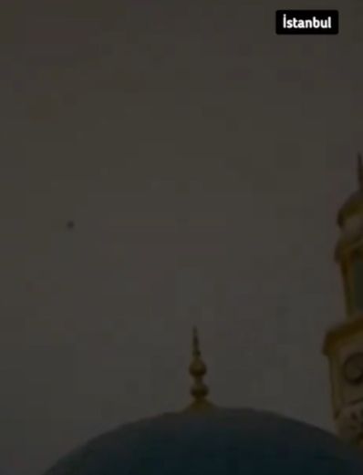 Türkiye'nin dört bir yanında görüldü! İstanbul'da gökyüzünde tedirgin eden garip cisim... Türkiye'nin dört bir yanında görüldü! İstanbul'da gökyüzünde tedirgin eden garip cisim... - 3. Resim