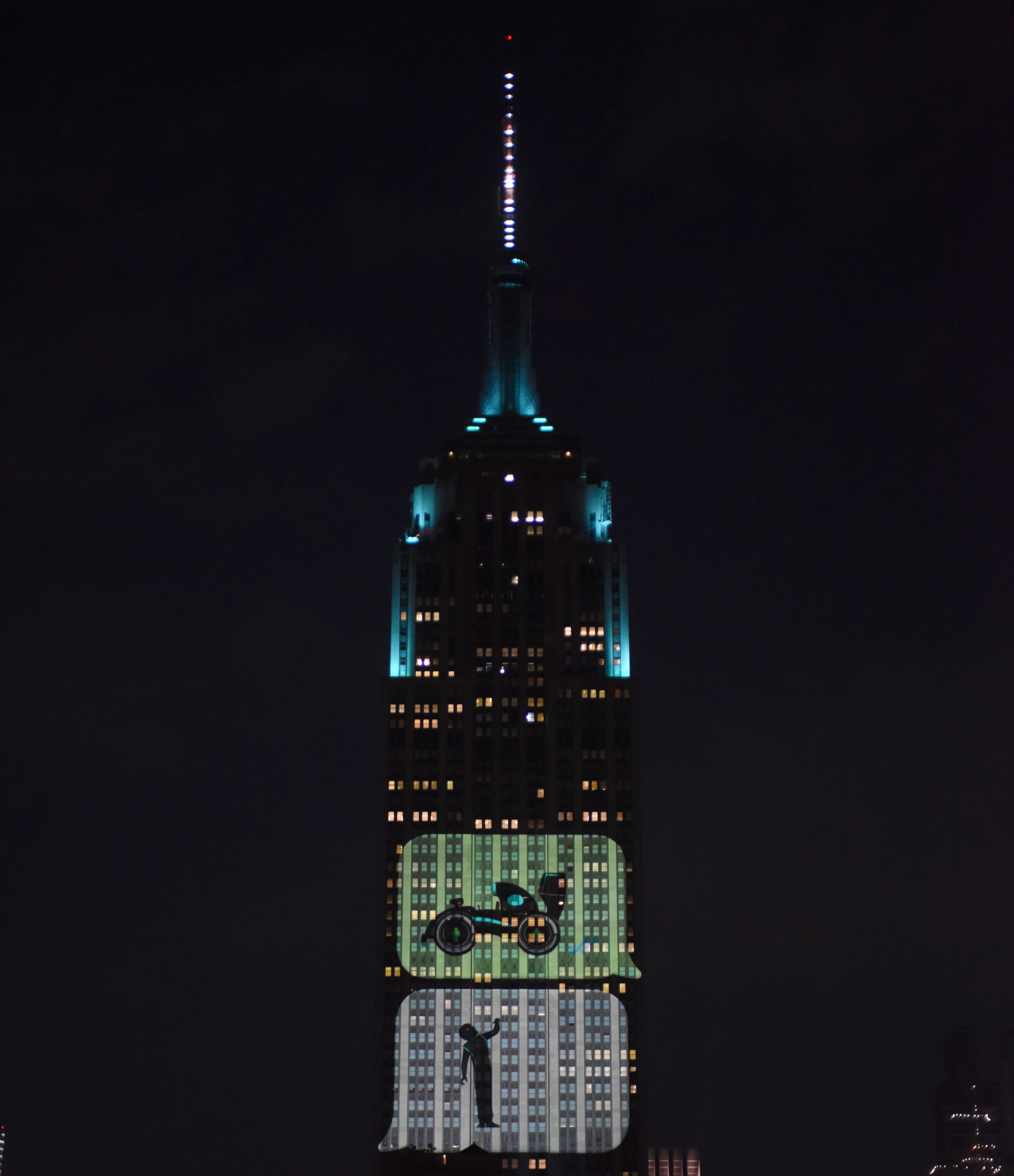 WhatsApp, Mercedes-AMG Petronas F1 Takımı ortaklığıyla yeni bir yarış arabası emojisini tanıttı! - 1. Resim