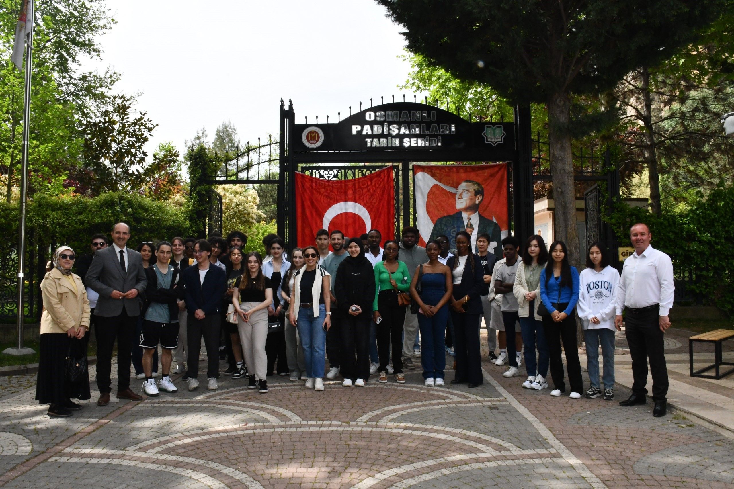 Yabancı öğrencilere Osmanlı turu! Yabancı öğrencilere Osmanlı turu! - 1. Resim