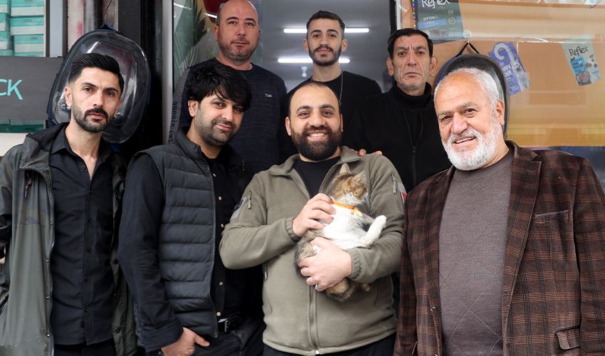 ‘Adını Yedi Bela Hüsnü koyduk!’ Yoldan geçenlerin korkulu rüyası, saldırganlığı ile nam saldı ‘Adını Yedi Bela Hüsnü koyduk!’ Yoldan geçenlerin korkulu rüyası, saldırganlığı ile nam saldı - 1. Resim