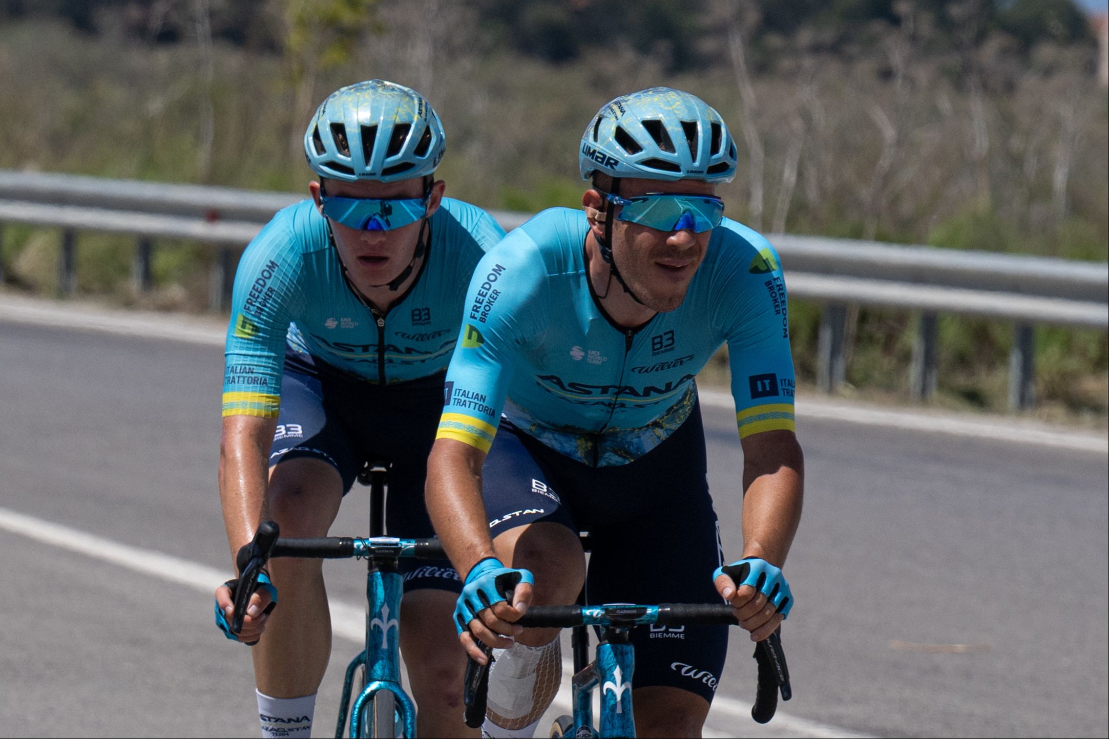 Cumhurbaşkanlığı bisiklet turu yine nefesleri kesti! Yıldızlar masalsı rotalara hayran kaldı - 2. Resim