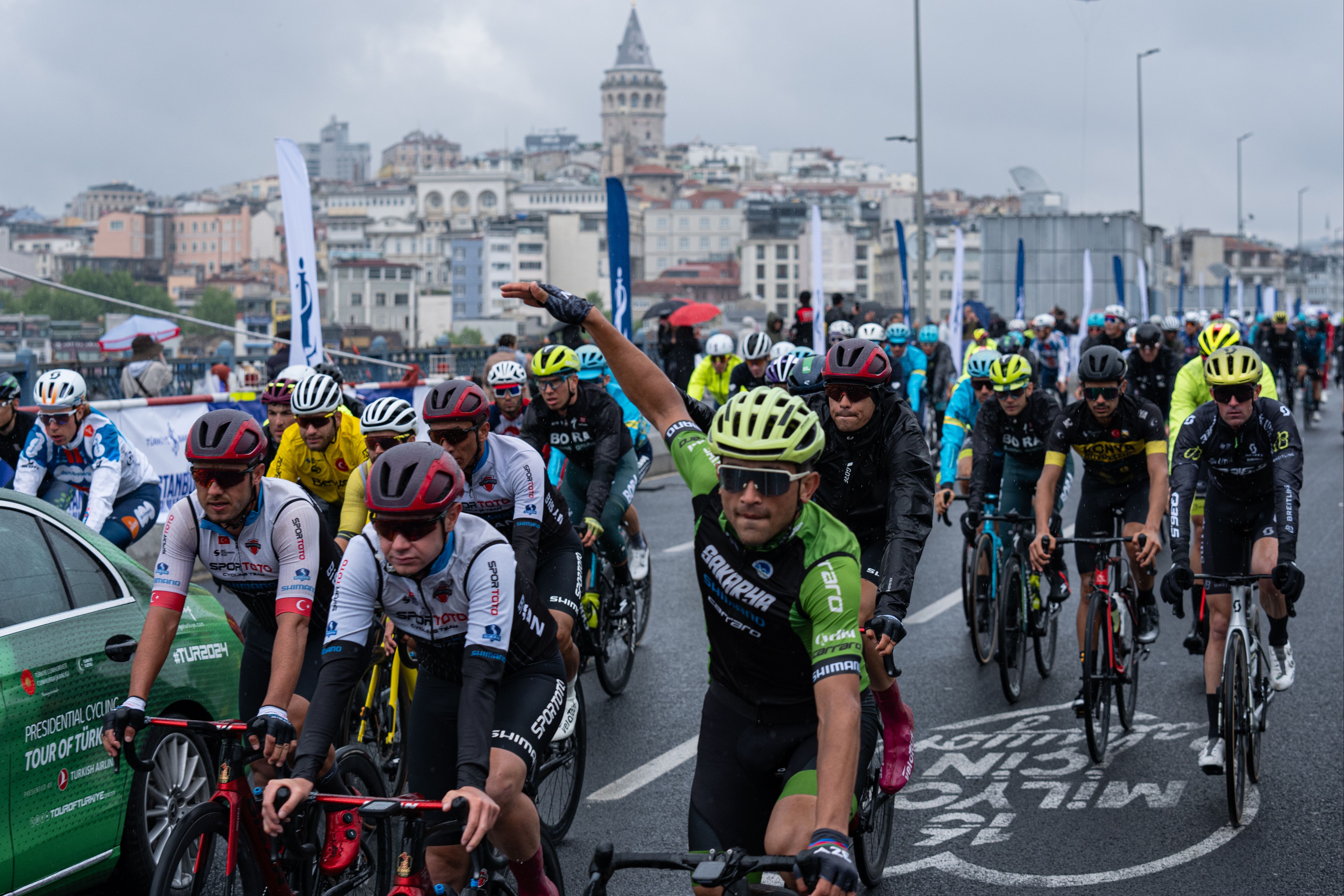 Cumhurbaşkanlığı bisiklet turu yine nefesleri kesti! Yıldızlar masalsı rotalara hayran kaldı Cumhurbaşkanlığı bisiklet turu yine nefesleri kesti! Yıldızlar masalsı rotalara hayran kaldı - 3. Resim