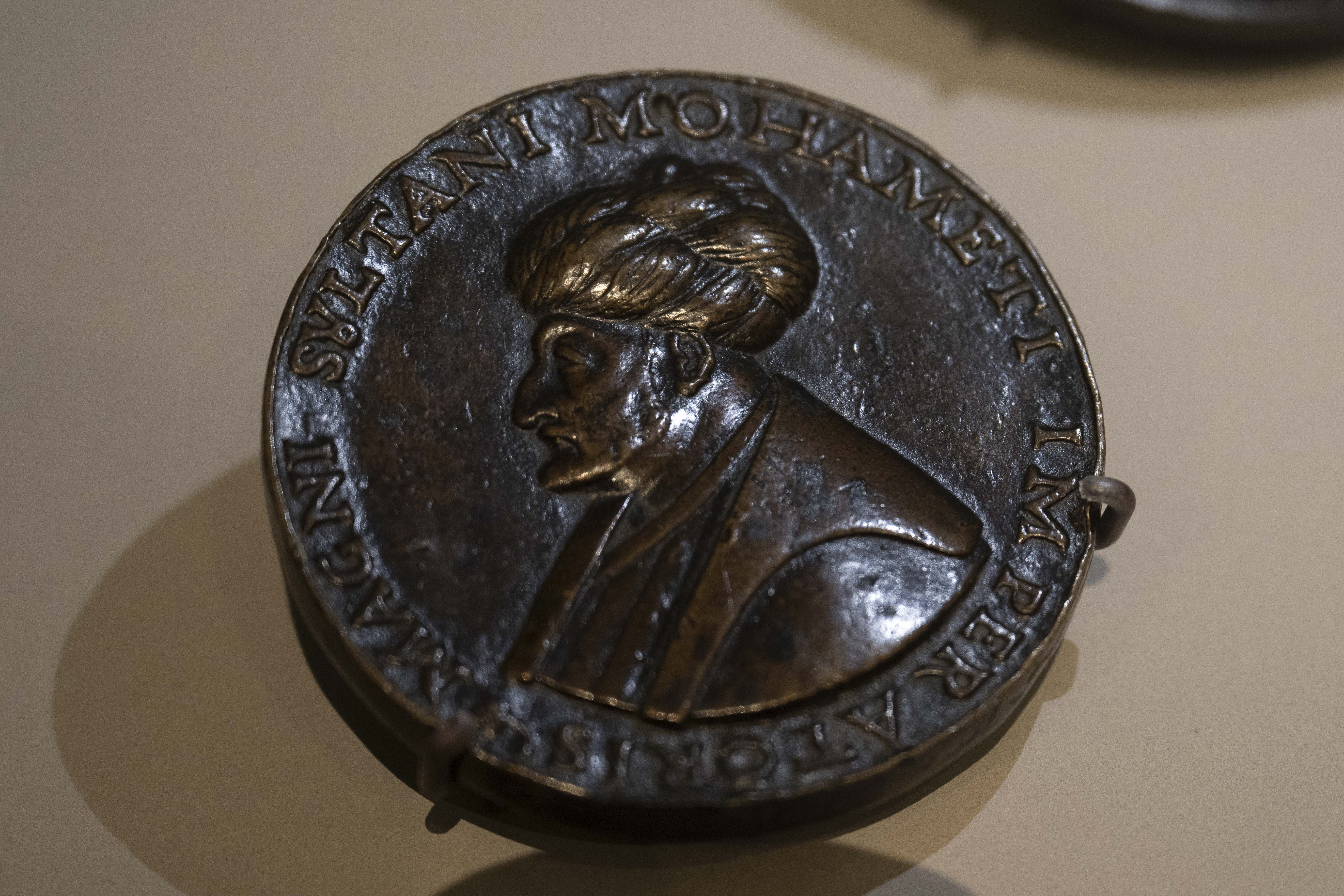 Kaftanından kılıcına! Fatih Sultan Mehmed'in şahsi eşyaları Topkapı'da sergileniyor Kaftanından kılıcına! Fatih Sultan Mehmed'in şahsi eşyaları Topkapı'da sergileniyor - 3. Resim