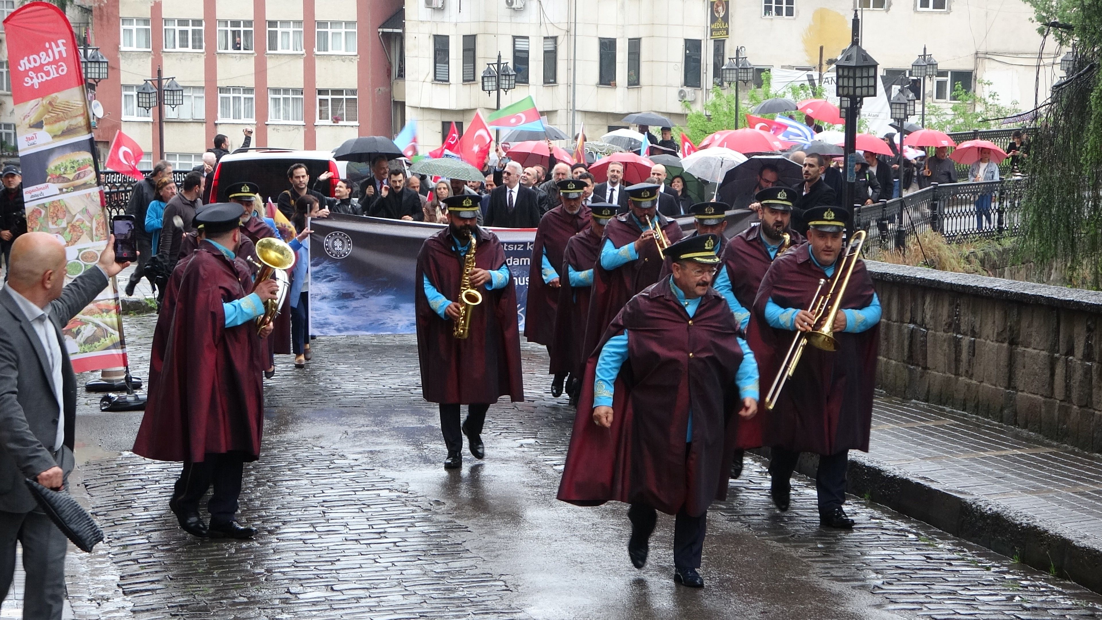 Karadeniz Tiyatro Festivali başladı! Tamer Karadağlı: Trabzon'da yeni sahneye ihtiyacımız var! - 3. Resim