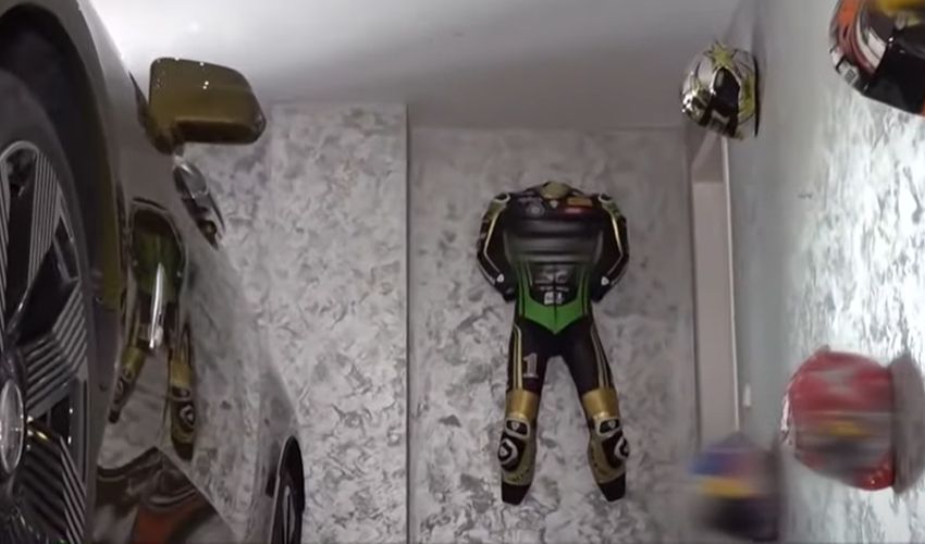 Kenan Sofuoğlu müzeyi andıran evinin kapılarını açtı! İçinde yok yok Kenan Sofuoğlu müzeyi andıran evinin kapılarını açtı! İçinde yok yok - 2. Resim