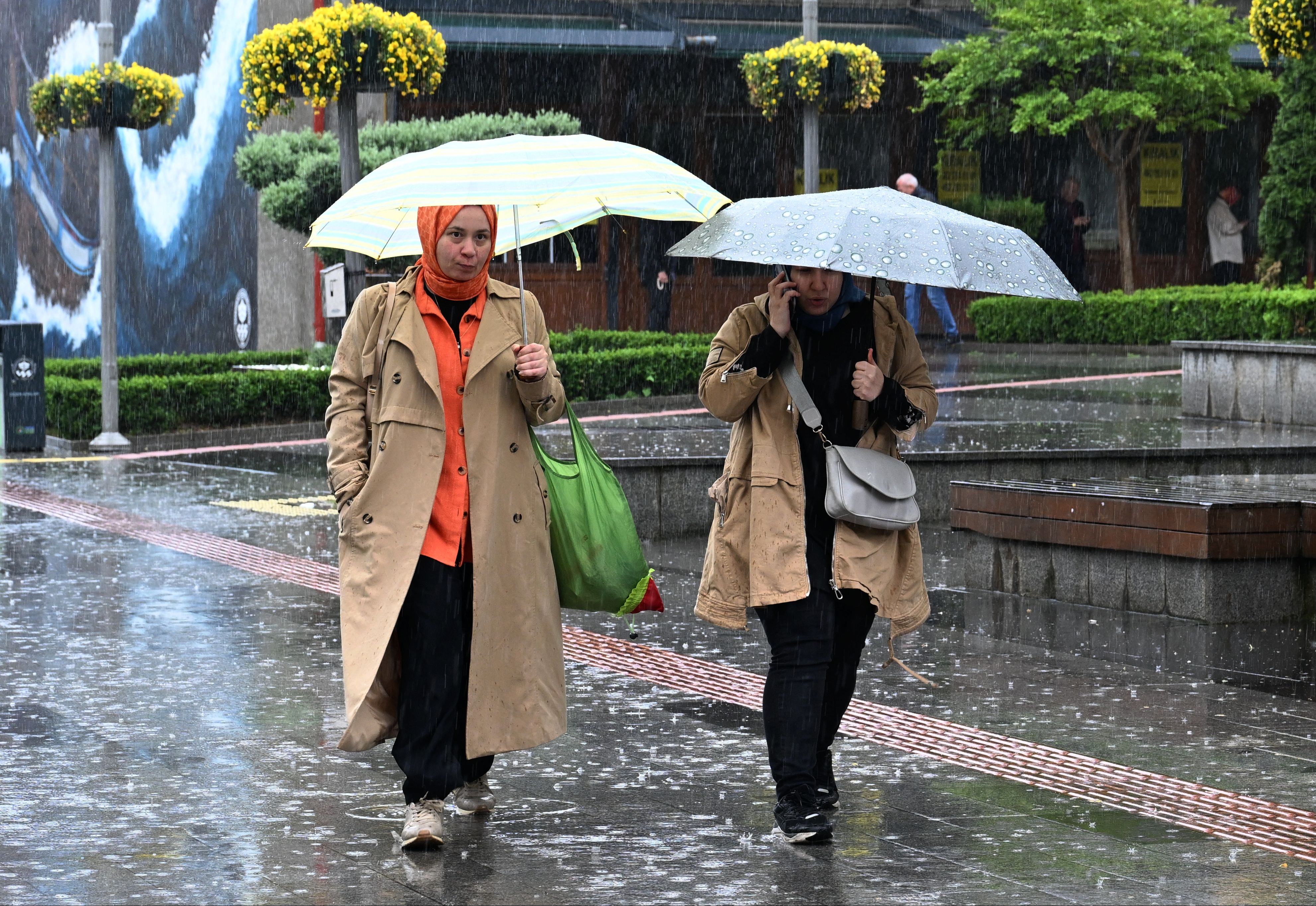 Meteoroloji saat verdi! Cumartesiye dikkat: Sıcaklıklar düşecek, yağmur gelecek - 1. Resim