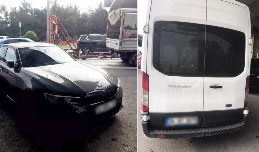 Şarkıcı Yıldız Tilbe lüks otomobiliyle polis aracına çarptı Şarkıcı Yıldız Tilbe lüks otomobiliyle polis aracına çarptı - 1. Resim