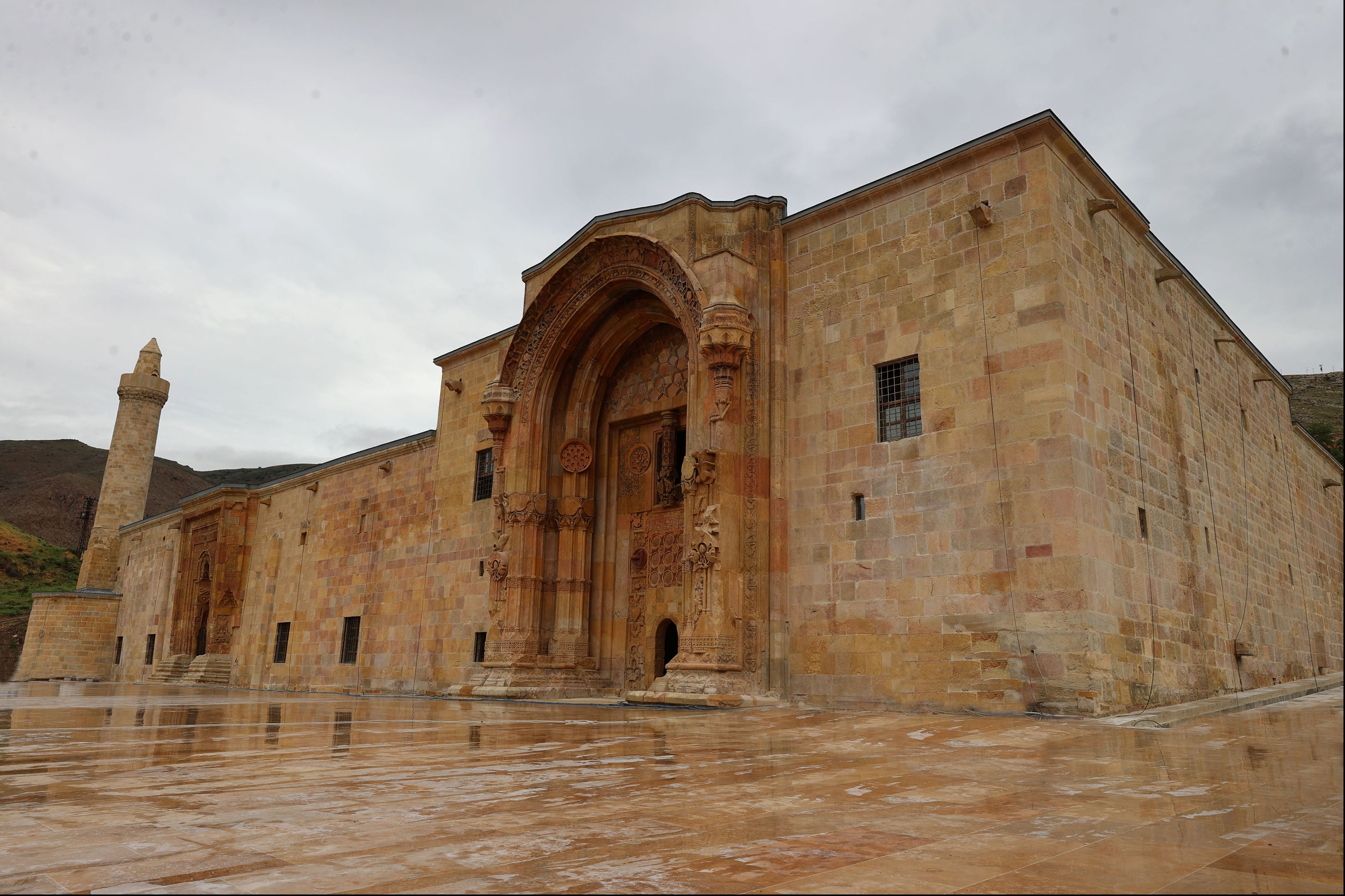 Sivaslılar 9 yıldır bugünü bekliyor! Anadolu'nun El Hamra'sı açılıyor - 2. Resim