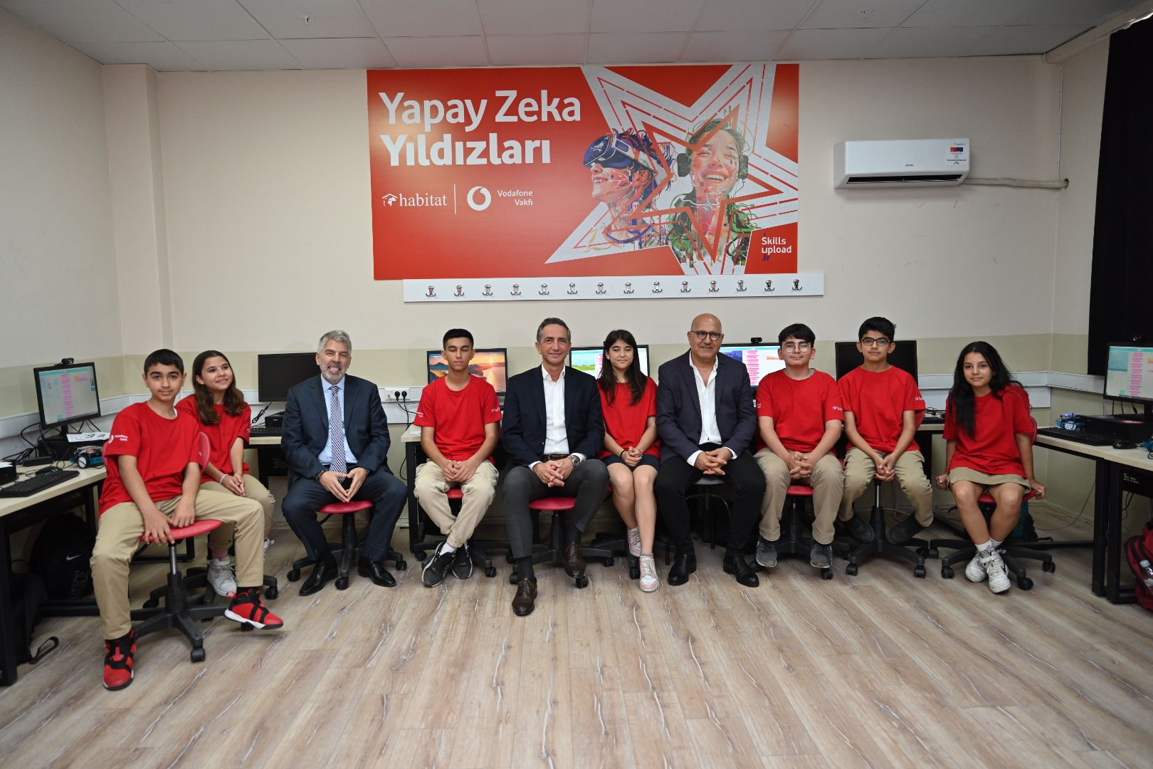 Vodafone Vakfı ve Habitat Derneği'nden gençler için yapay zekâ eğitimi - 1. Resim