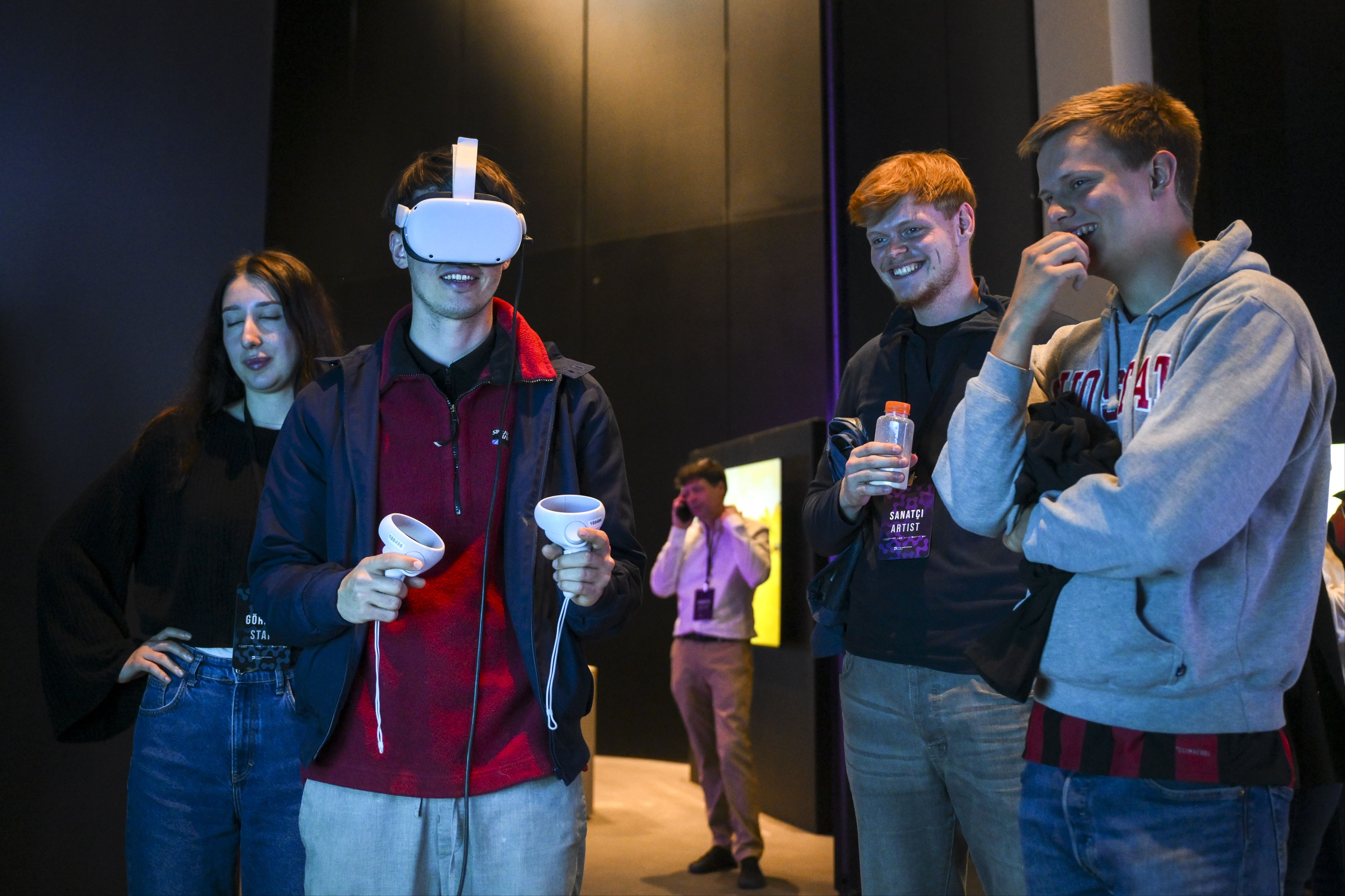 Yapay zeka Avind'den sanat sohbeti! İstanbul Dijital Sanat Festivali başladı Yapay zeka Avind'den sanat sohbeti! İstanbul Dijital Sanat Festivali başladı - 2. Resim