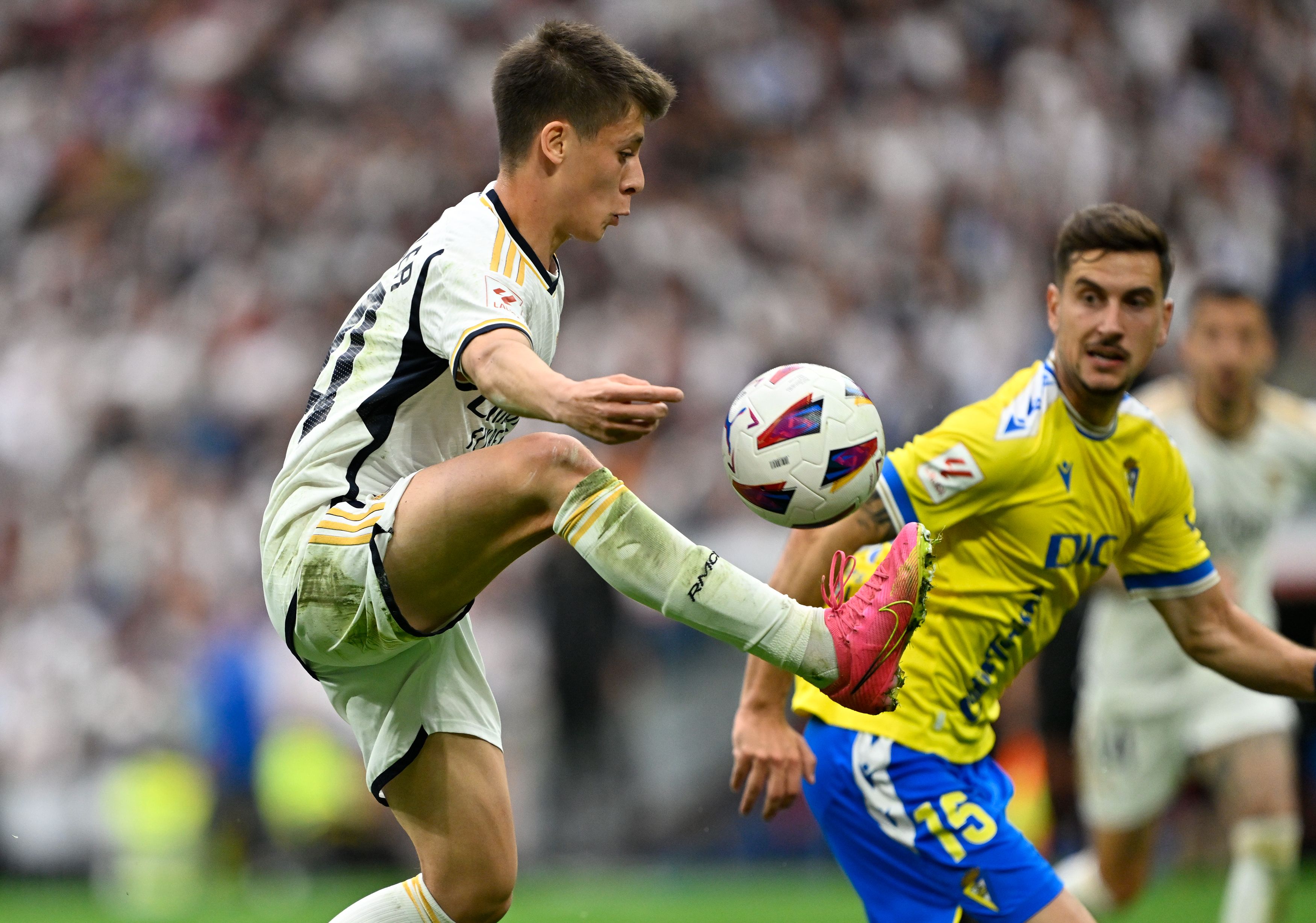 Arda Güler bir ilk yaşadı! Cadiz'i deviren Real Madrid, şampiyonluğa koşuyor - 2. Resim