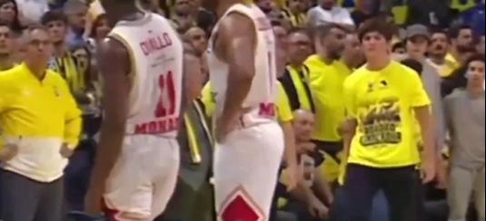 EuroLeague'de Fenerbahçe Beko-Monaco maçı sonrası kızılca kıyamet koptu! Ali Koç'un oğlu sinirden çılgına döndü - 1. Resim
