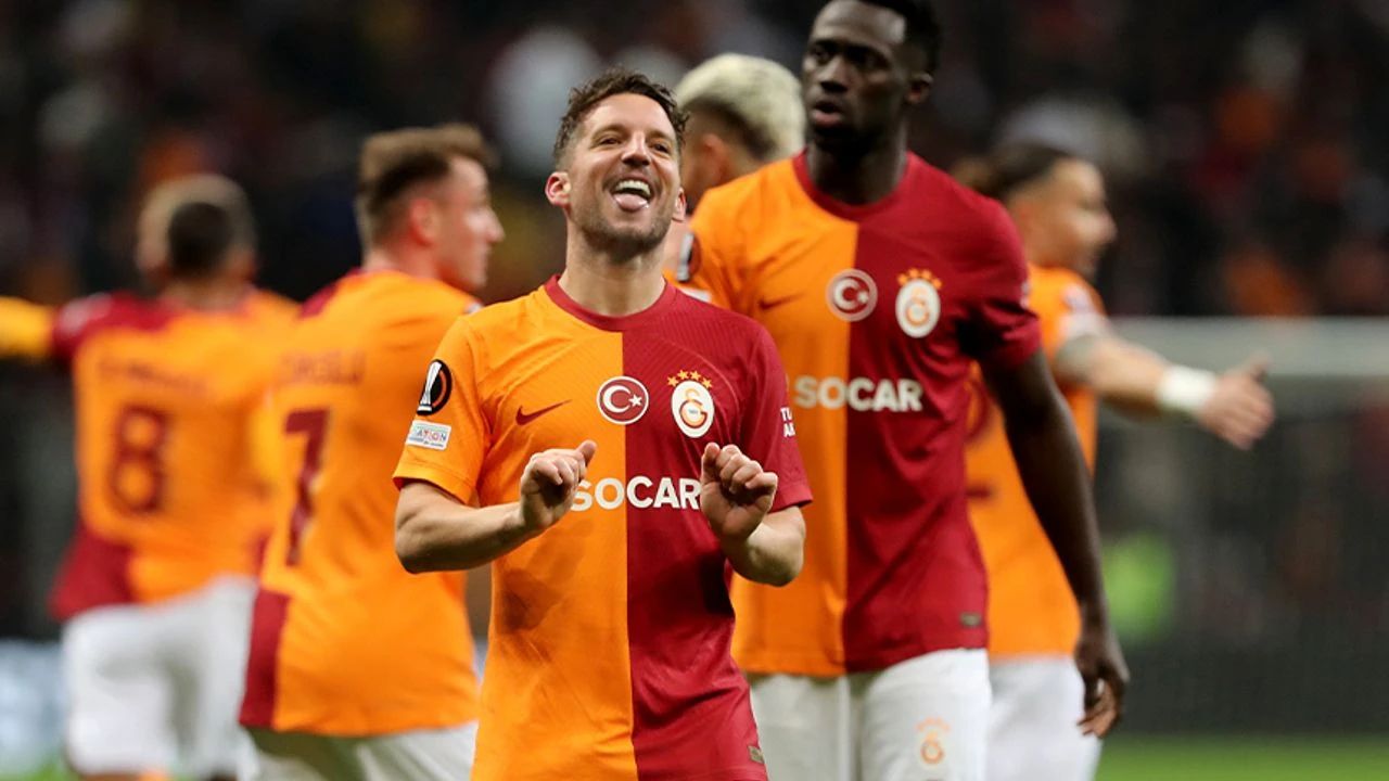 Galatasaray'a Sivasspor maçı öncesi Mertens'den kötü haber - 1. Resim