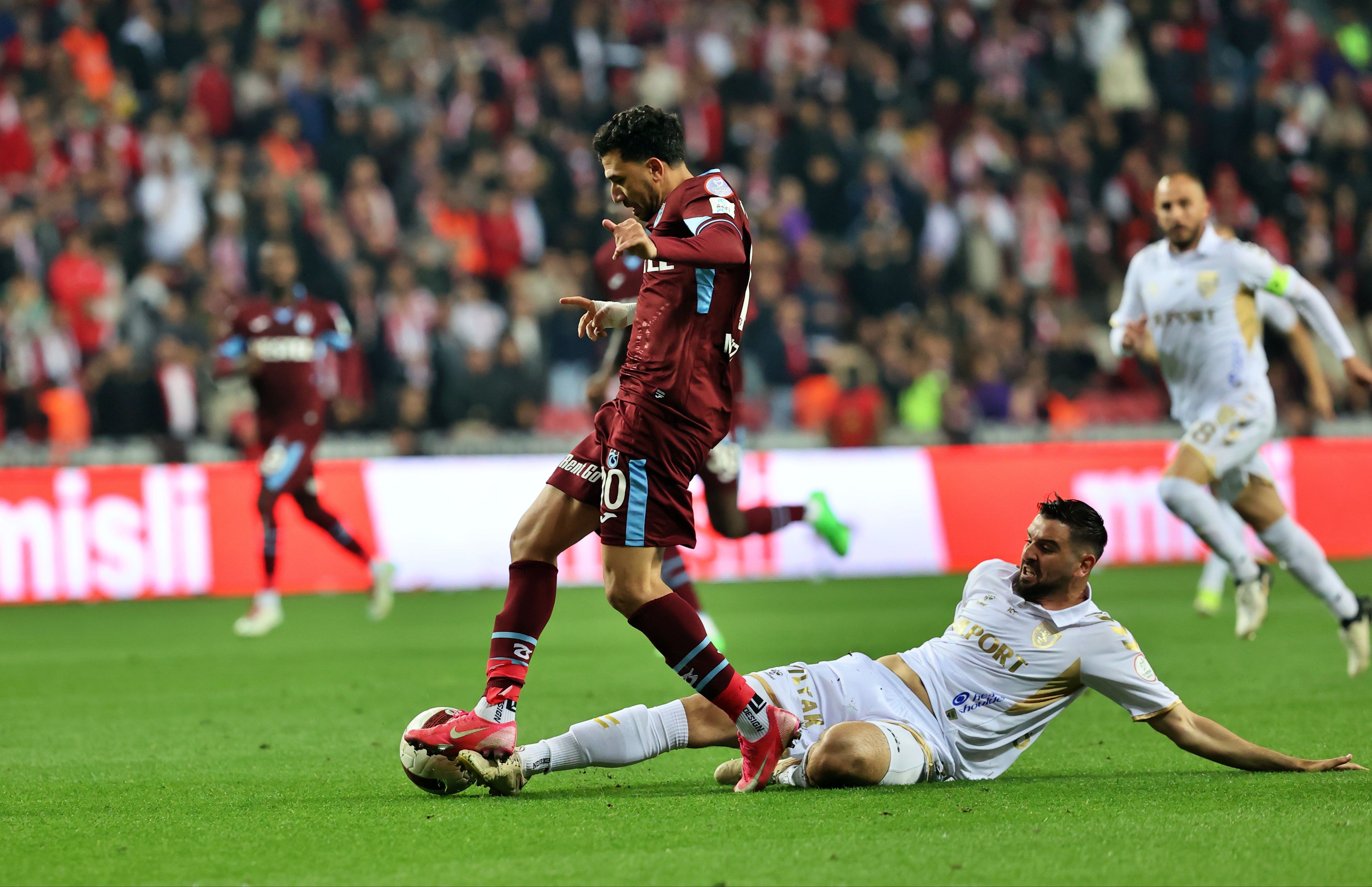 Karadeniz derbisinde gol yağmuru! Samsunspor'dan Trabzonspor'a farklı mağlubiyet - 1. Resim