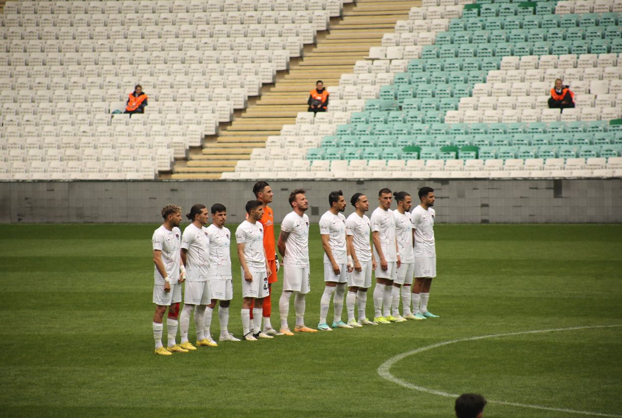 Türk futbolunda sular durulmuyor! Vanspor FK, Bursaspor maçında sahadan çekildi zehir zemberek bir açıklama geldi Türk futbolunda sular durulmuyor! Vanspor FK, Bursaspor maçında sahadan çekildi zehir zemberek bir açıklama geldi - 1. Resim