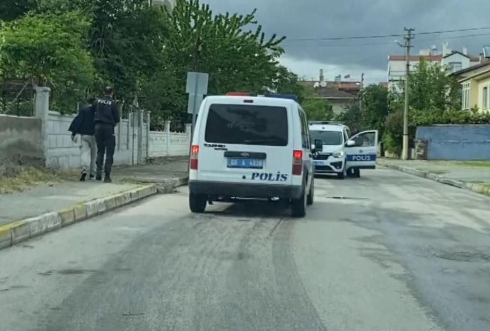 Film sahnelerini aratmadı... Şüpheli-polis kovalamacası kamerada Film sahnelerini aratmadı... Şüpheli-polis kovalamacası kamerada - 2. Resim