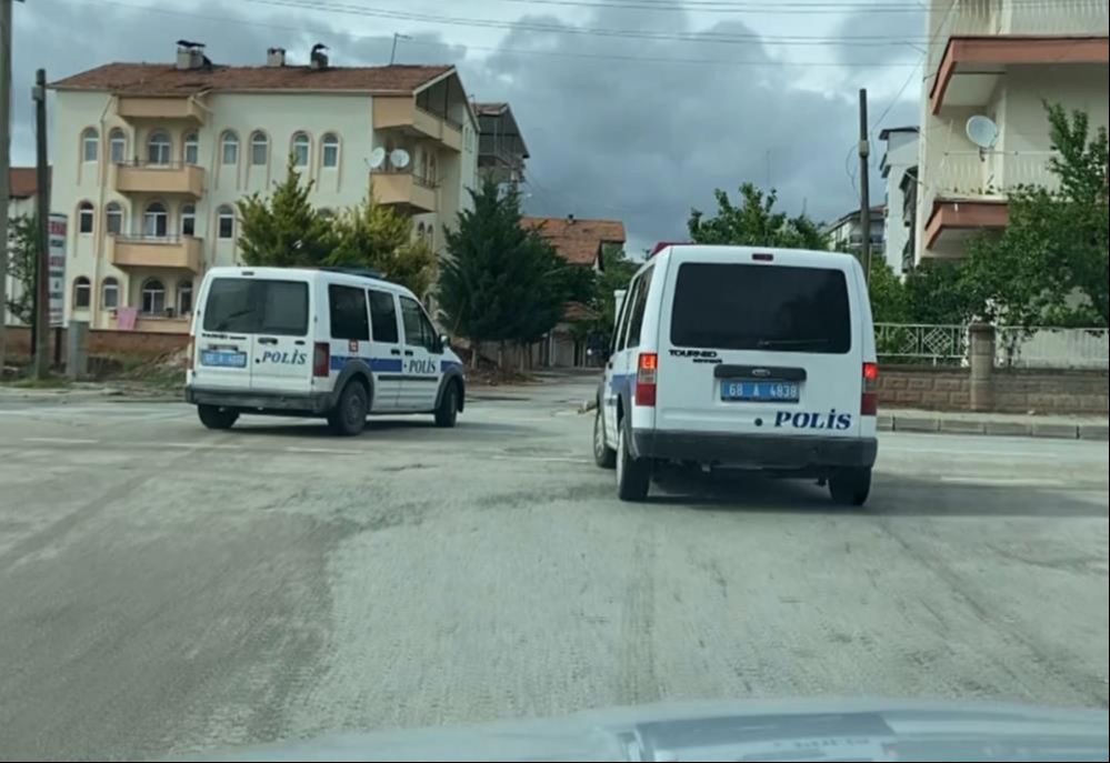 Film sahnelerini aratmadı... Şüpheli-polis kovalamacası kamerada Film sahnelerini aratmadı... Şüpheli-polis kovalamacası kamerada - 1. Resim