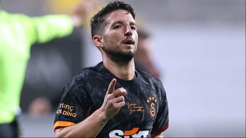 Galatasaray'da Mertens bilmecesi! Şut çekerken sakatlanan oyuncunun son durumu merak ediliyor Galatasaray'da Mertens bilmecesi! Şut çekerken sakatlanan oyuncunun son durumu merak ediliyor - 1. Resim