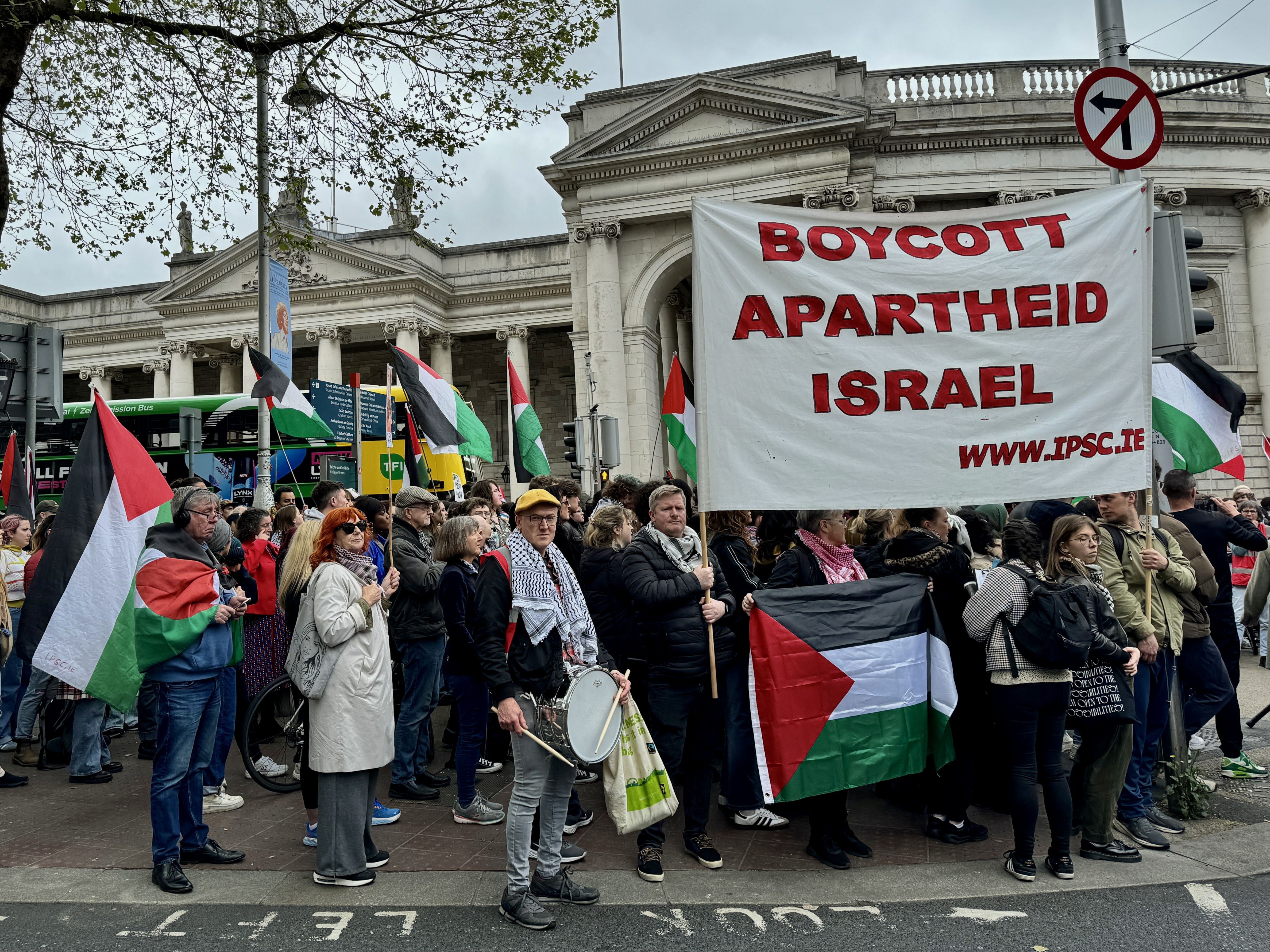 İsrailliler ateşkesi reddeden Netanyahu'ya karşı ayaklandı! Tel Aviv'de istifa sloganları - 5. Resim