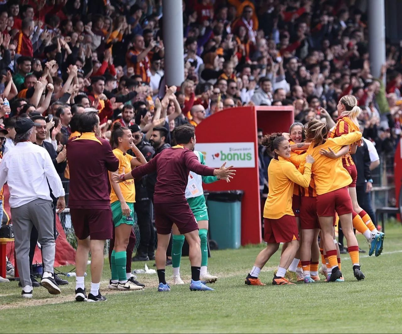 Kadın Futbol Süper Ligi şampiyonu Galatasaray oldu - 1. Resim
