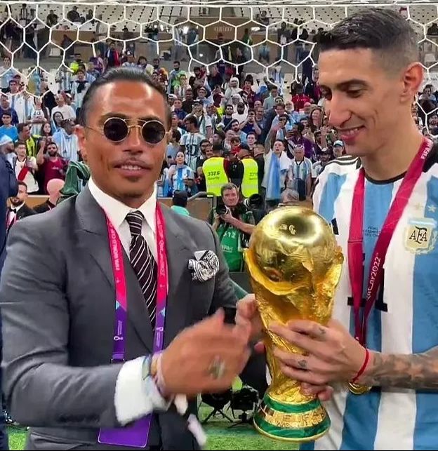 2022 Dünya Kupası finalinde sahaya inen Nusret FIFA’nın Türk çalışanını işinden etti - 1. Resim