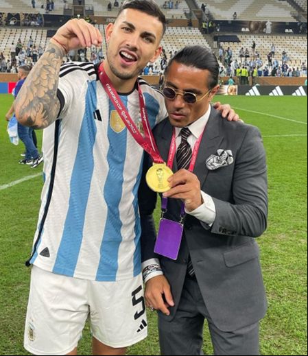 2022 Dünya Kupası finalinde sahaya inen Nusret FIFA’nın Türk çalışanını işinden etti - 4. Resim