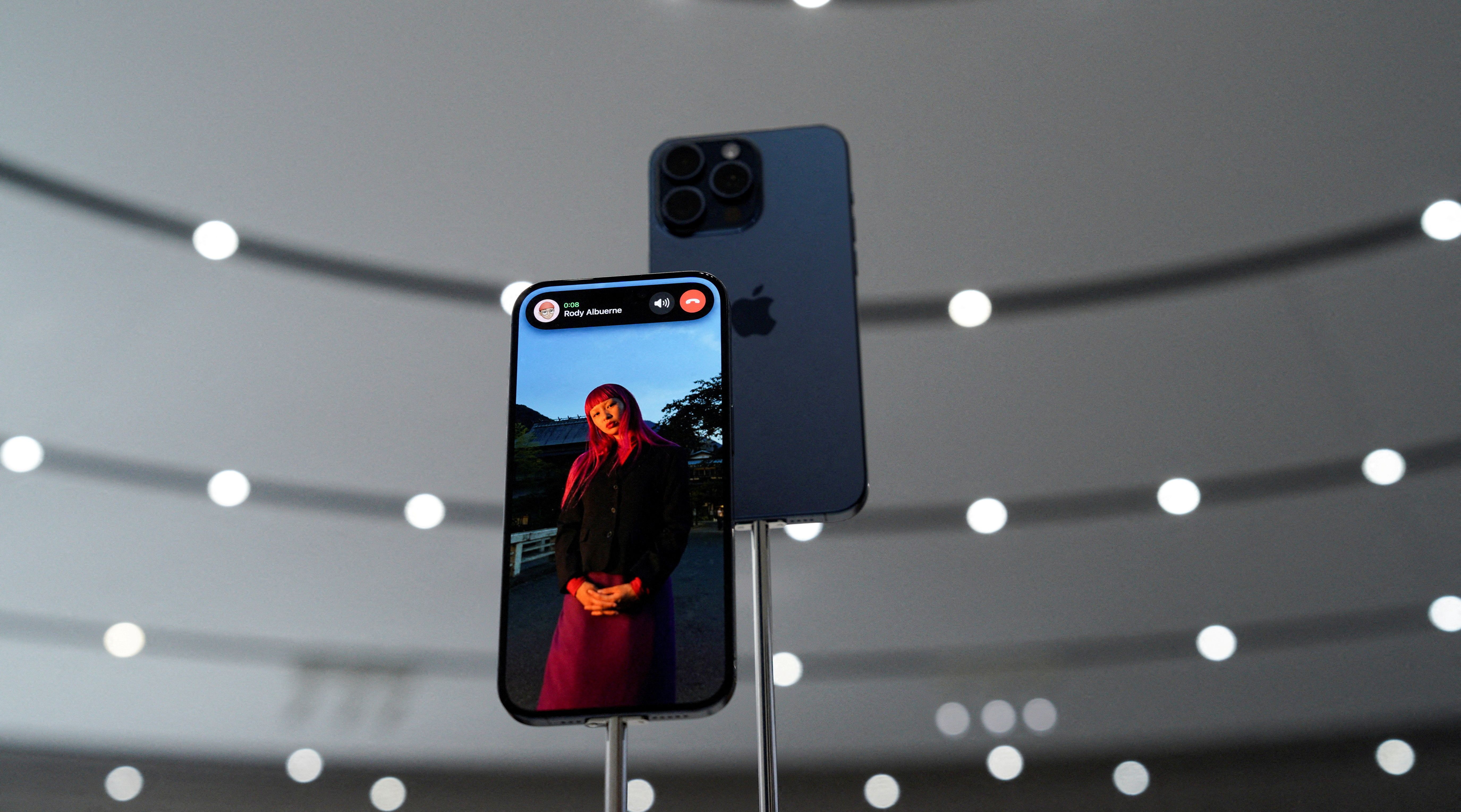 iPhone 17'de tasarım devrimi: Plus yerini Slim'e bırakıyor! iPhone 17'de tasarım devrimi: Plus yerini Slim'e bırakıyor! - 1. Resim