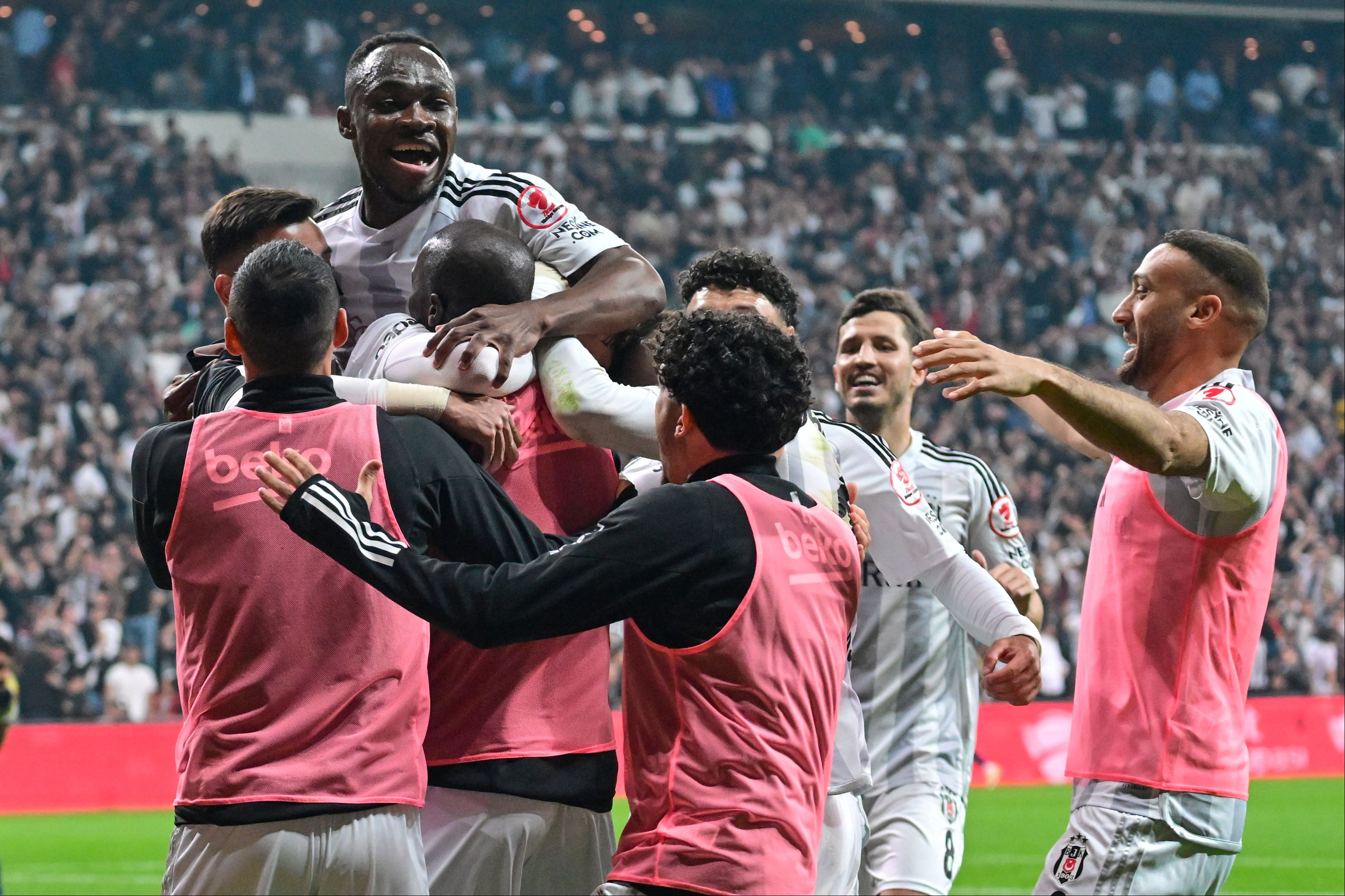 Beşiktaş, Ankaragücü'nü 1-0 yenerek Türkiye Kupası'nda finale yükseldi Beşiktaş, Ankaragücü'nü 1-0 yenerek Türkiye Kupası'nda finale yükseldi - 1. Resim